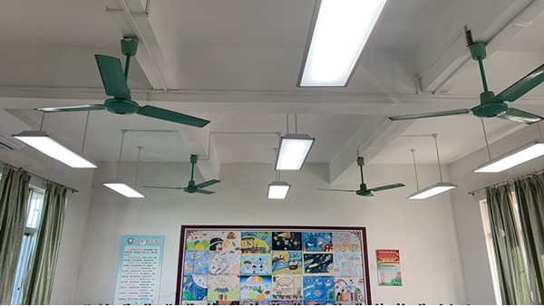 預(yù)防近視，為什么中小學(xué)校要安裝專用的LED護(hù)眼教室燈具？