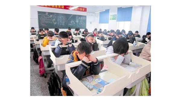 呵護(hù)學(xué)生的視力健康，從華輝led護(hù)眼教室燈具開始